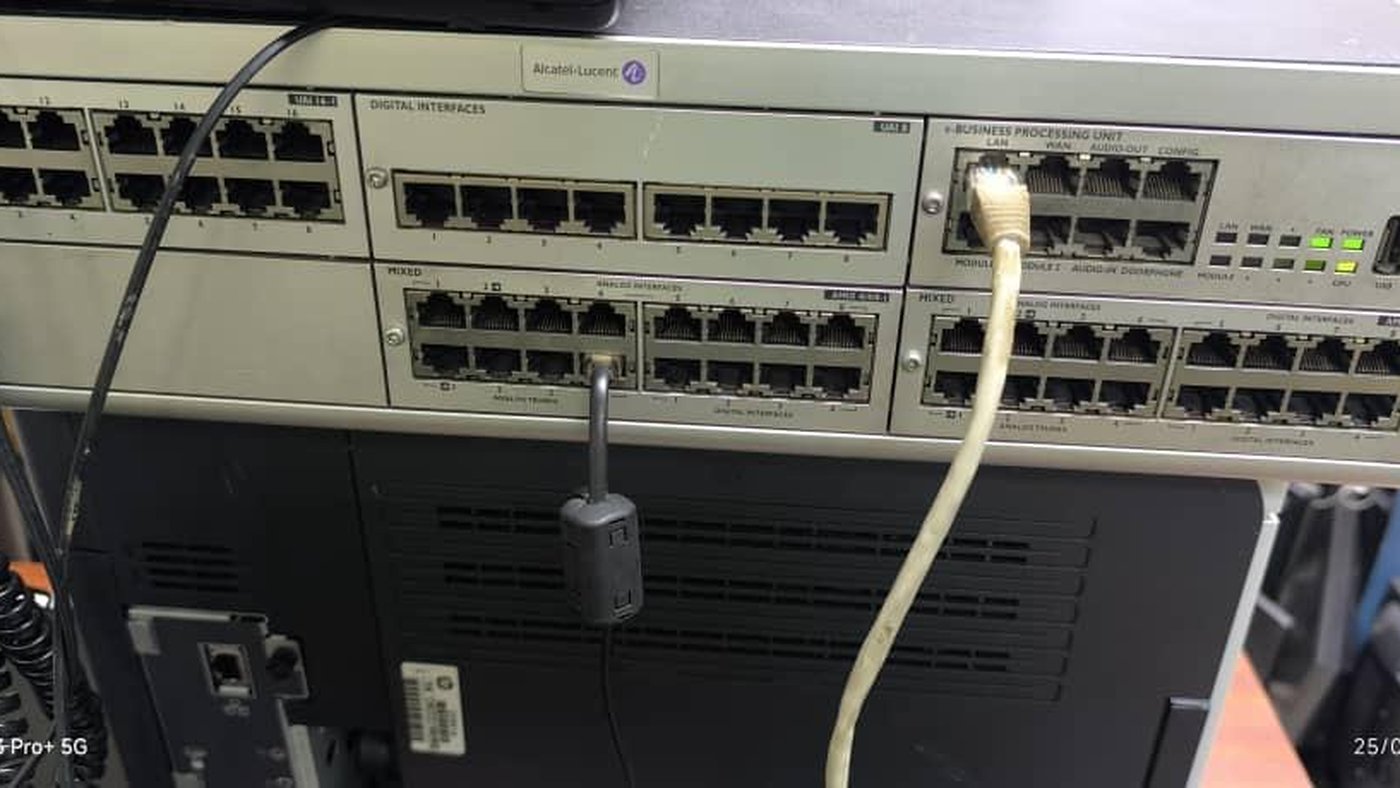Commutateurs réseau raccordés en baie de télécommunication